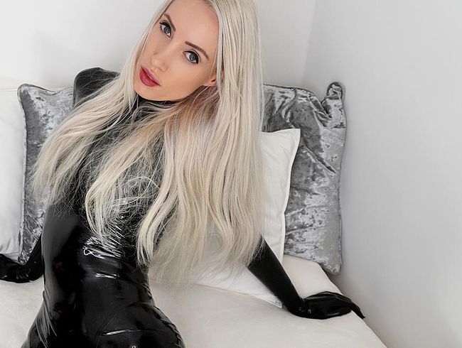 CandyXS Porno Video: wi**sPARTY! Endlich wieder spri**en!
